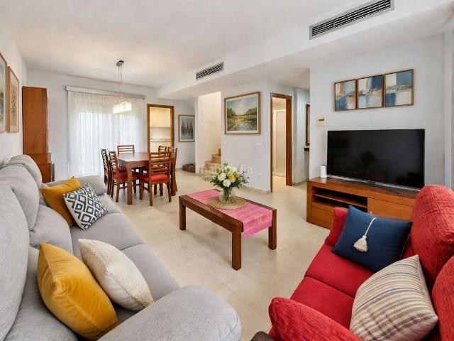 Chalet en venta en Beniarjó, València / Valencia