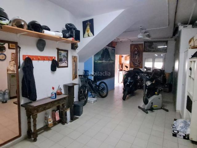 Villa en venta en Bescanó