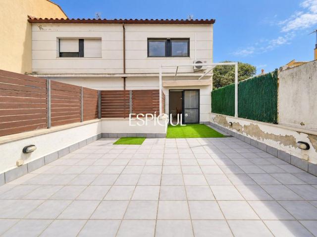Chalet en venta en Castell d'Empordà, Baix Empordà