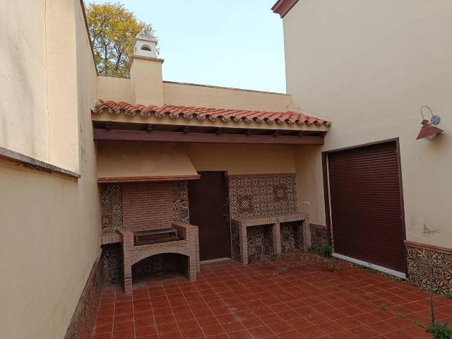 Chalet en venta en Brenes, Andalucía