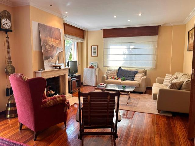Chalet en venta en Brión, Santiago
