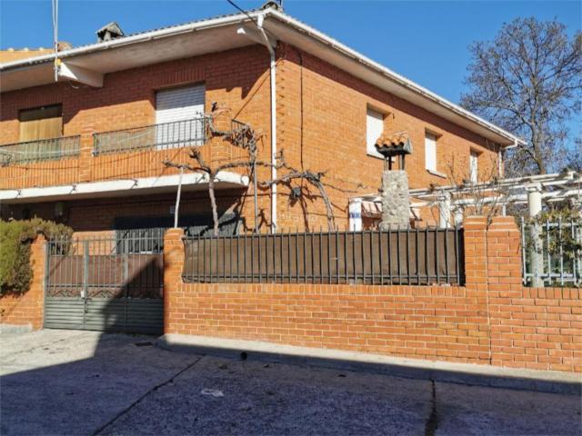 Villa en venta en Burgohondo
