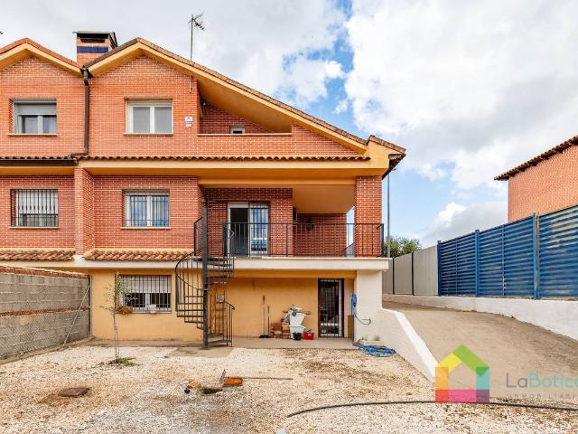 Chalet en venta en Burguillos De Toledo, Castilla-La Mancha