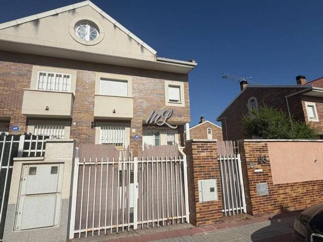 Chalet en venta en Burguillos De Toledo, Castilla-La Mancha