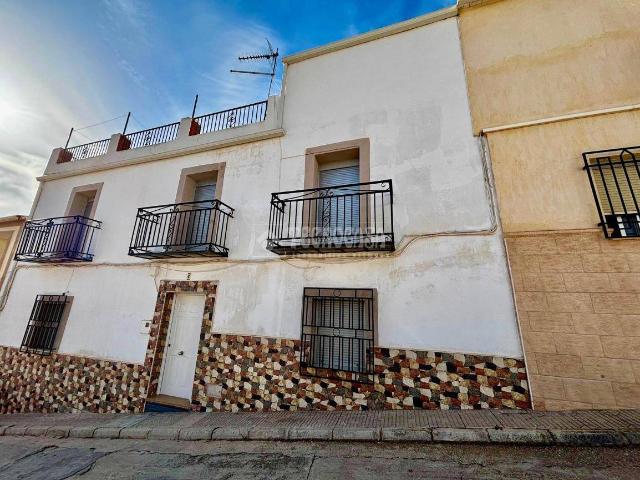 Chalet en venta en Cabra Del Santo Cristo, Andalucía