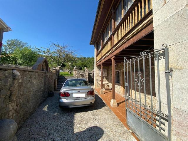 Chalet en venta en Arenas de Cabrales, Cabrales