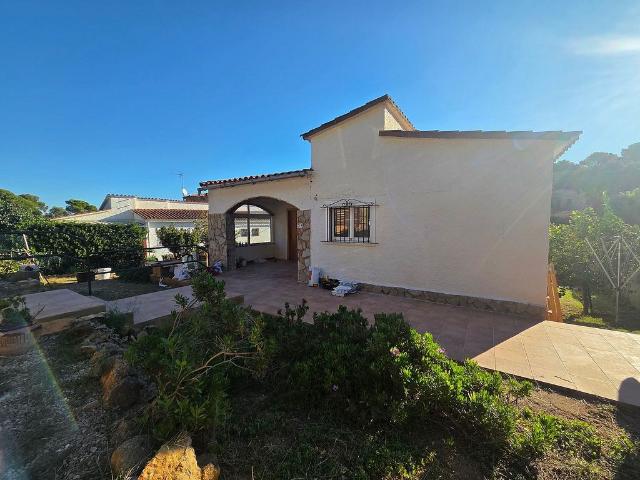 Chalet en venta en Mas Tomasi, Baix Empordà