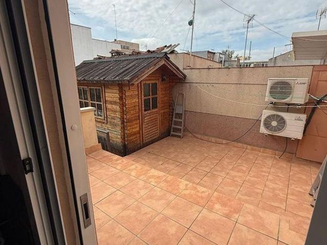 Villa en venta en Cornellà De Llobregat, Can Fatjó