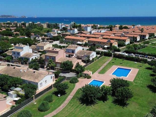 Chalet en venta en Urbanització Mas Pinell, Baix Empordà