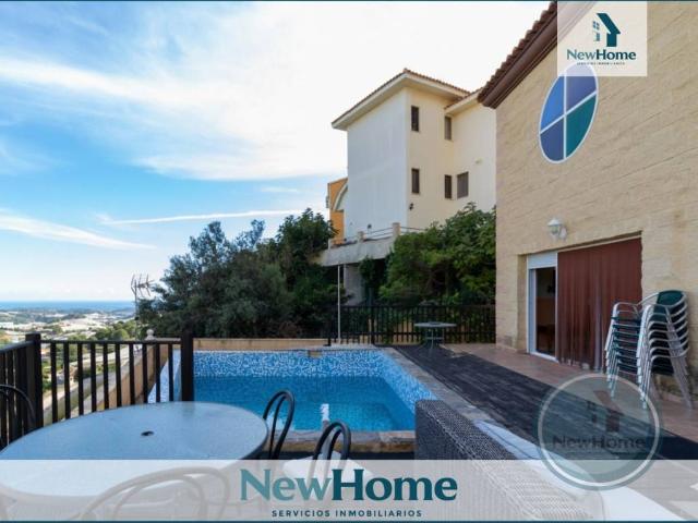 Chalet en venta en Callosa D'en Sarrià, Valencia