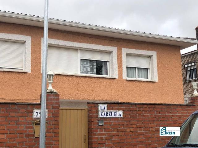 Villa en venta en Casarrubios Del Monte