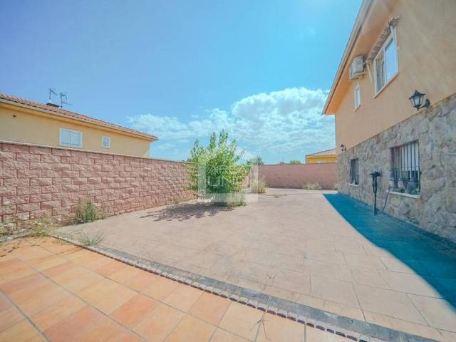 Chalet en venta en Las Ventas De Retamosa, Castilla-La Mancha