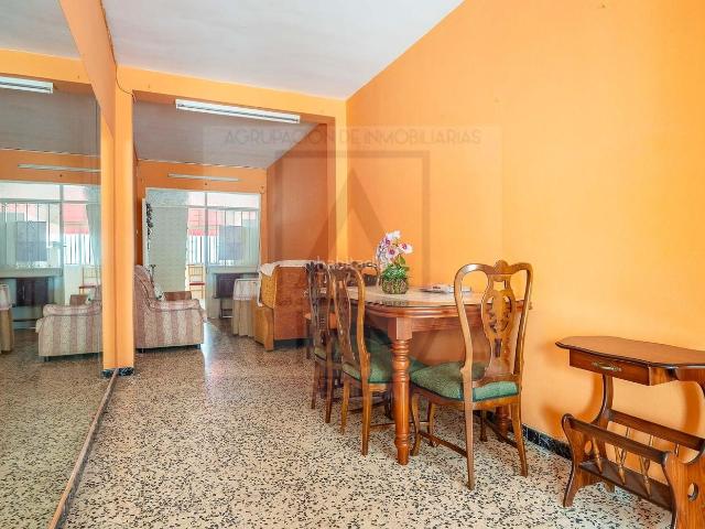 Chalet en venta en Camas, Andalucía
