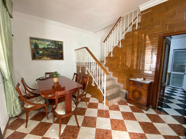 Chalet en venta en Camas, Andalucía