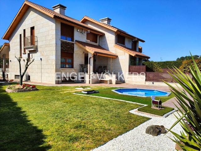Chalet en venta en Cambados, Os Olmos