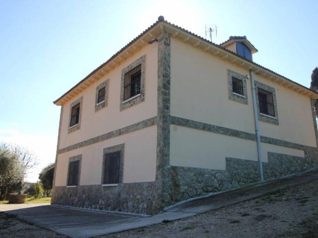 Casa en venta en Candeleda