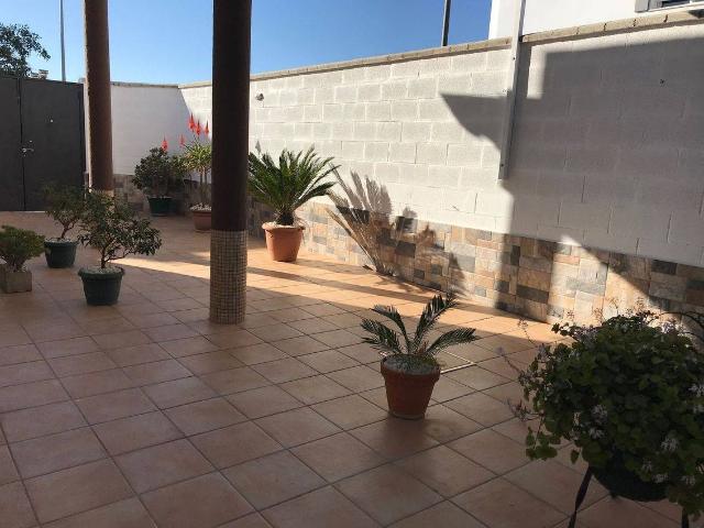 Chalet en venta en Cantillana, Andalucía