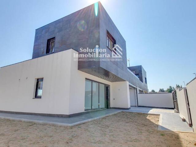 Villa en venta en Carbajosa De La Sagrada, Albahonda IV