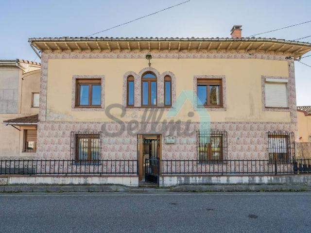Chalet en venta en Santolaya, Siero