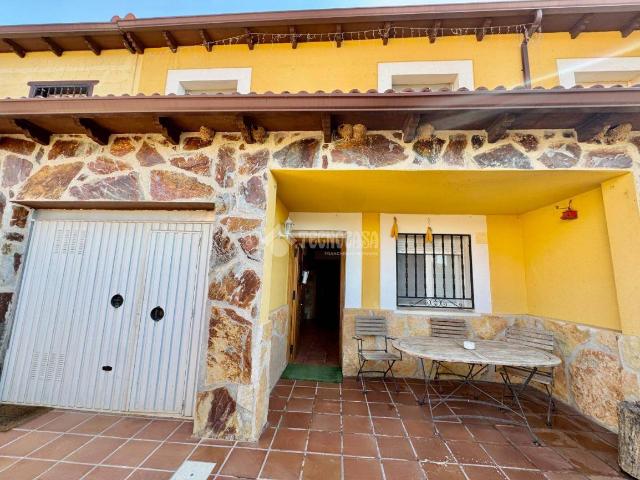 Chalet en venta en Espinosa de Henares, Guadalajara