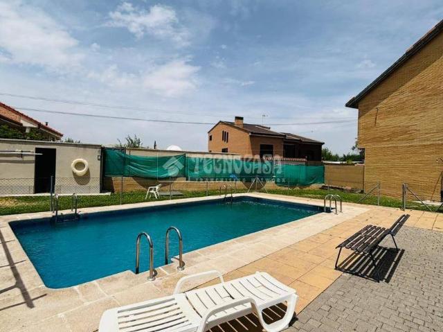 Villa en venta en Casarrubios Del Monte