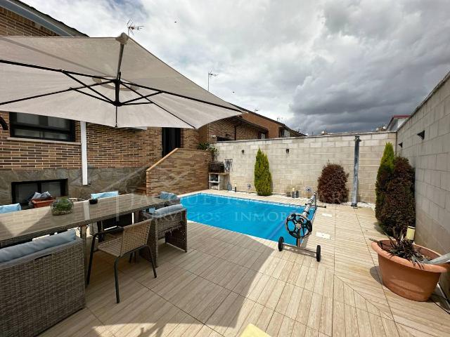 Chalet en venta en Casarrubuelos, Madrid