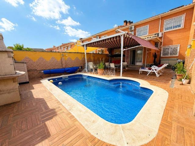 Chalet en venta en Casarrubuelos, Madrid