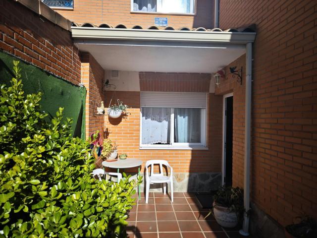 Villa en venta en Casarrubuelos