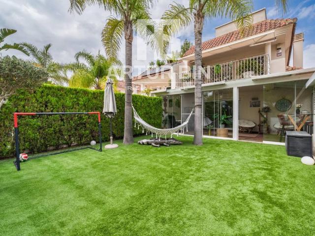 Chalet en venta en l'Horta Nord, Valencia