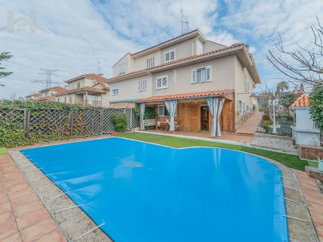 Villa en venta en Arroyomolinos