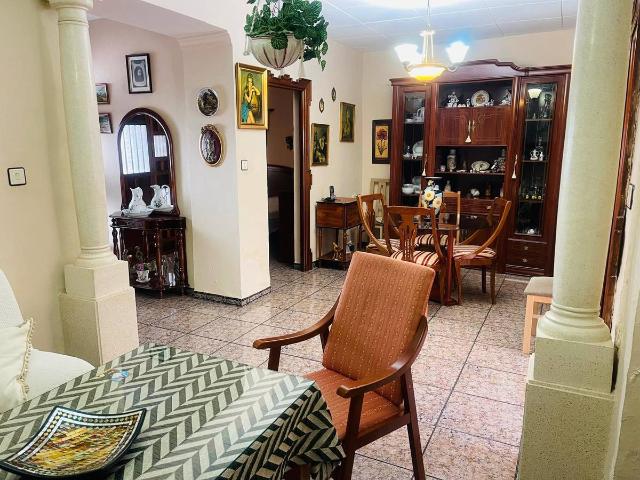 Villa en venta en Antequera