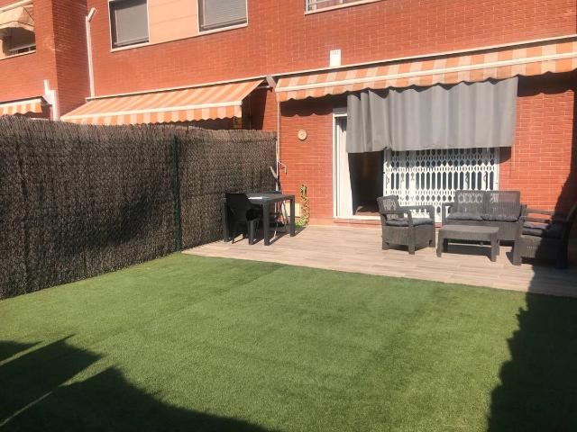 Villa en venta en Castellbisbal, Santa Teresita