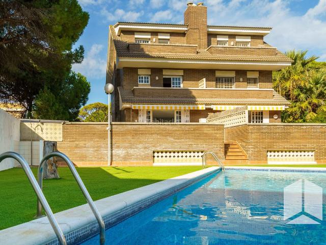 Chalet en venta en la Pineda, Castelldefels