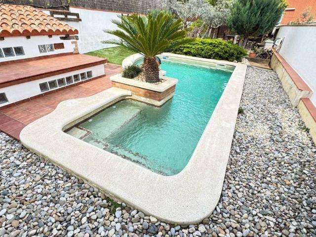 Villa en venta en Castellví De La Marca, Castellví