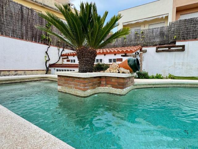 Villa en venta en Castellví De La Marca, la Múnia