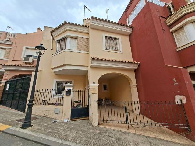 Chalet en venta en Castilleja de Guzmán, Sevilla
