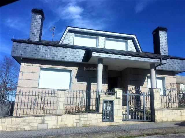Villa en venta en Castro Caldelas