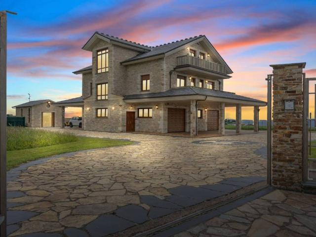 Casa en venta en Castropol