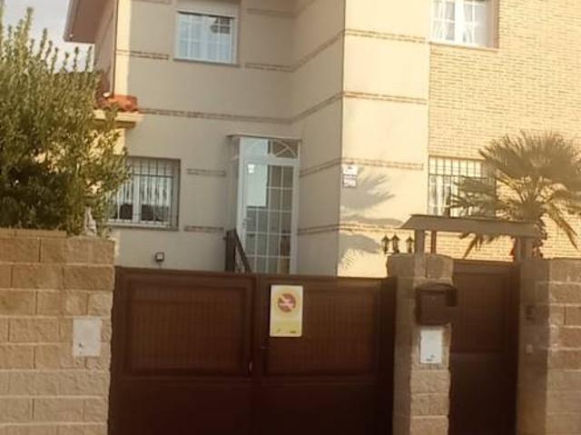 Villa en venta en Cedillo Del Condado