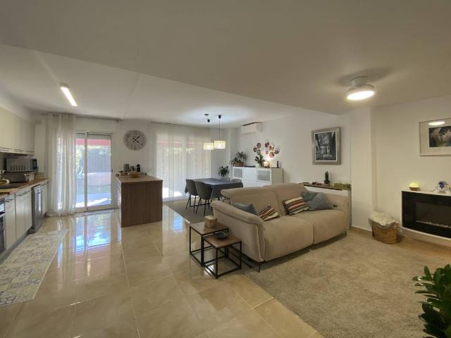 Chalet en venta en Celrà, Girona