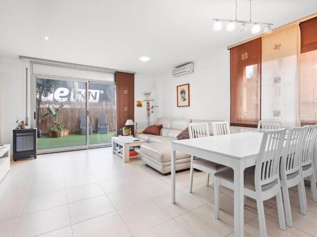 Villa en venta en Celrà