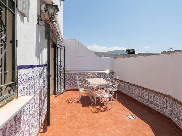 Villa en venta en Cenes De La Vega, Mirasierra