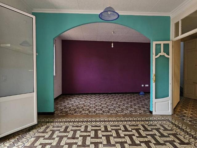 Villa en venta en Figueres