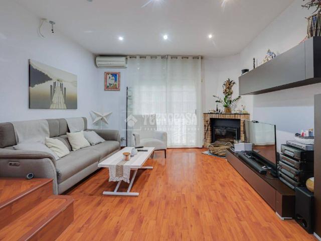 Villa en venta en Sant Boi De Llobregat, Barri Centre