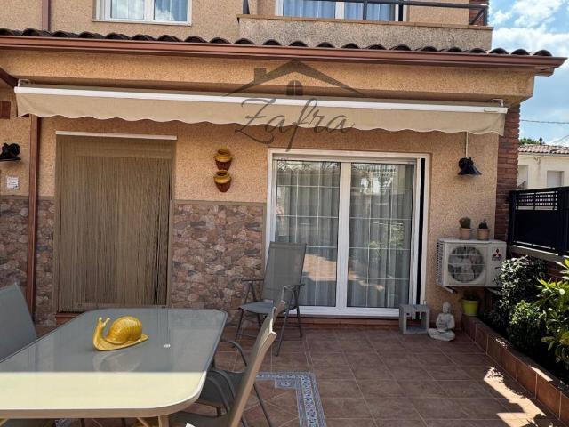 Villa en venta en Vidreres