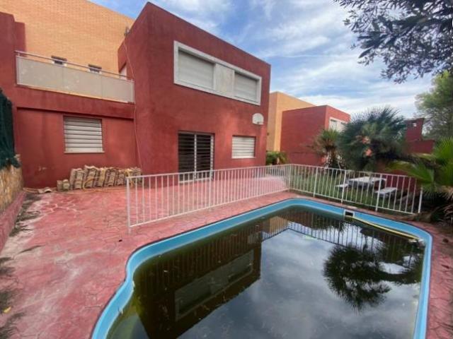 Chalet en venta en Chiva, València / Valencia