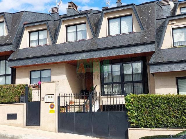 Chalet en venta en Centro, Ourense