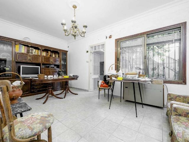 Chalet en venta en Camas, Andalucía