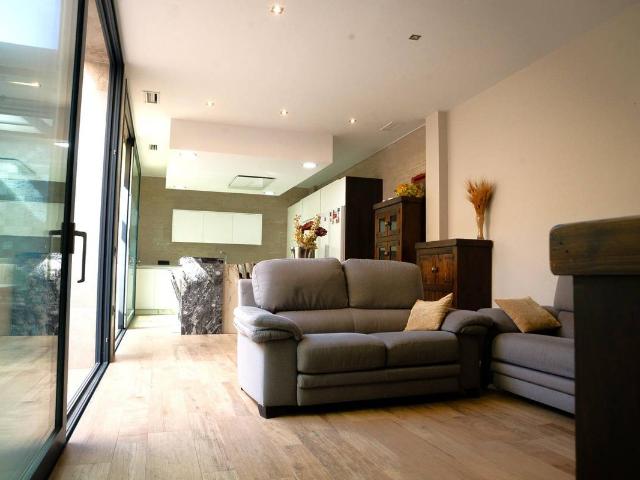 Chalet en venta en Camas, Andalucía