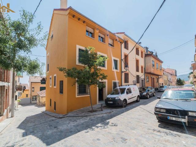 Villa en venta en San Lorenzo De El Escorial